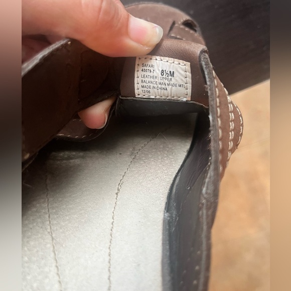 Brown Bass clog slip on sandals - Picture 3 of 4